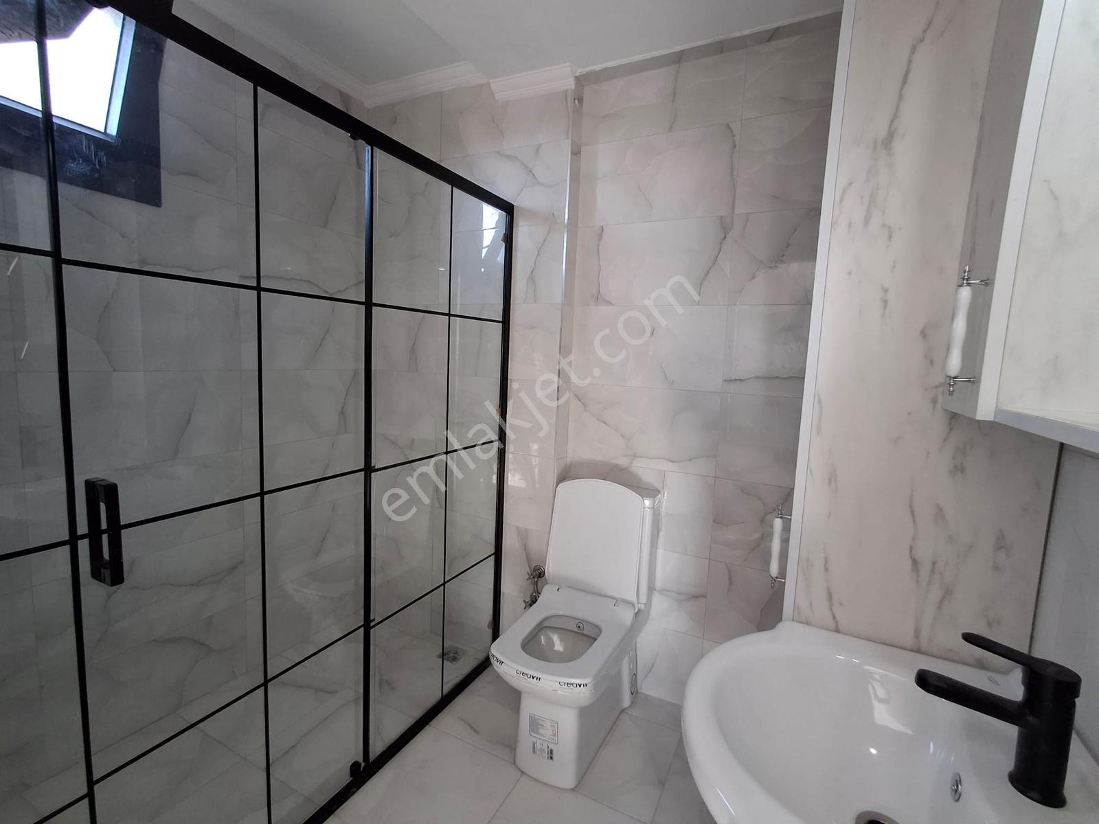 Bal Gayrimenkulden Gölcüklerde Geniş Bahçeli 3+1 Villa — fotoğraf 16