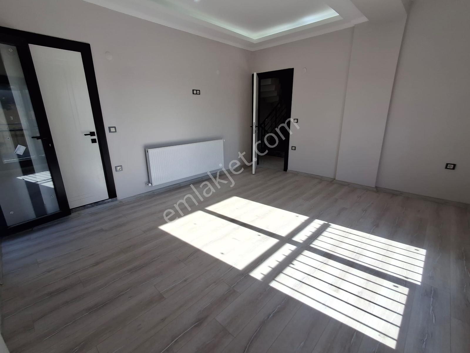 Bal Gayrimenkulden Gölcüklerde Geniş Bahçeli 3+1 Villa — fotoğraf 19