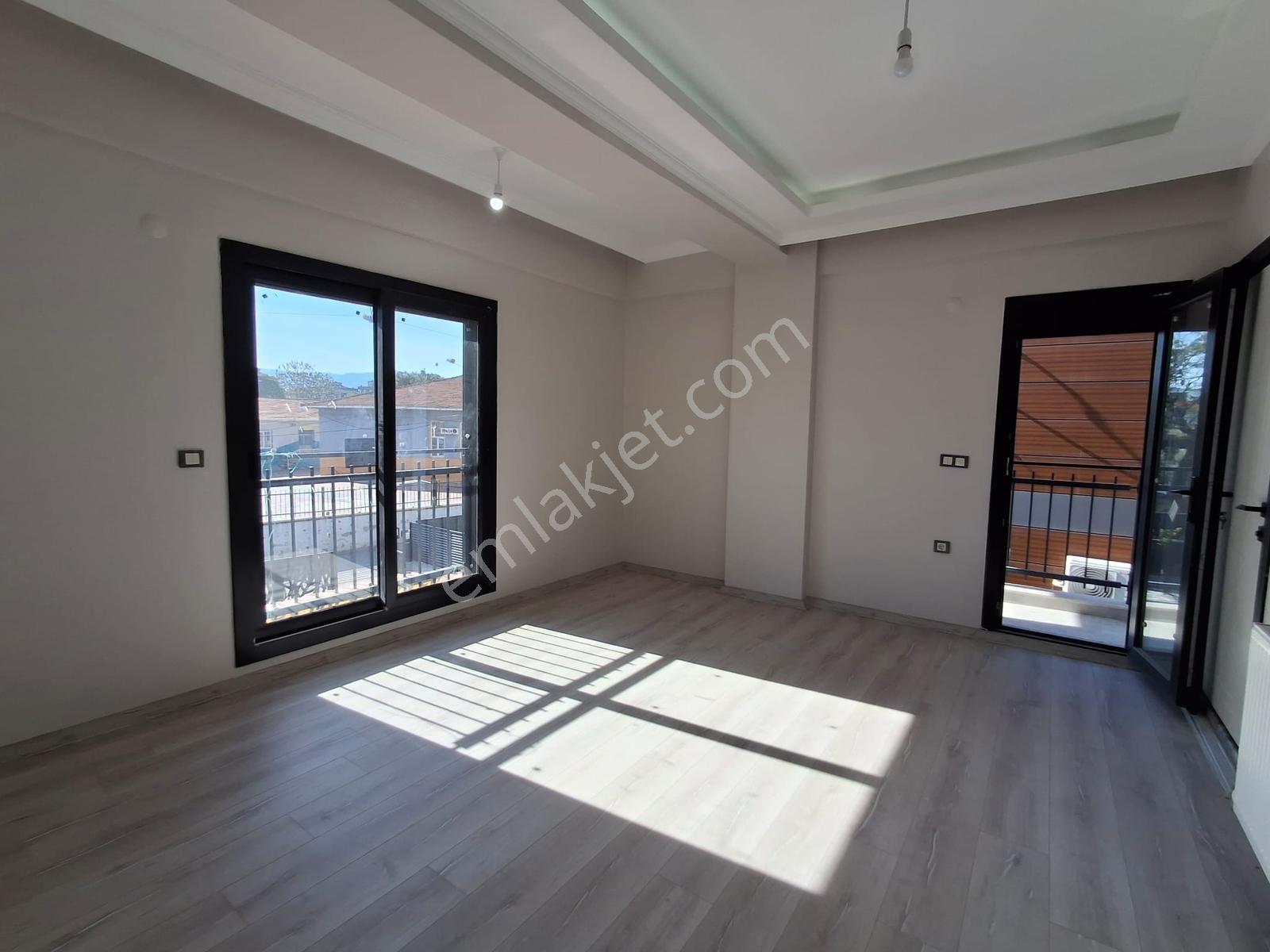 Bal Gayrimenkulden Gölcüklerde Geniş Bahçeli 3+1 Villa — fotoğraf 21