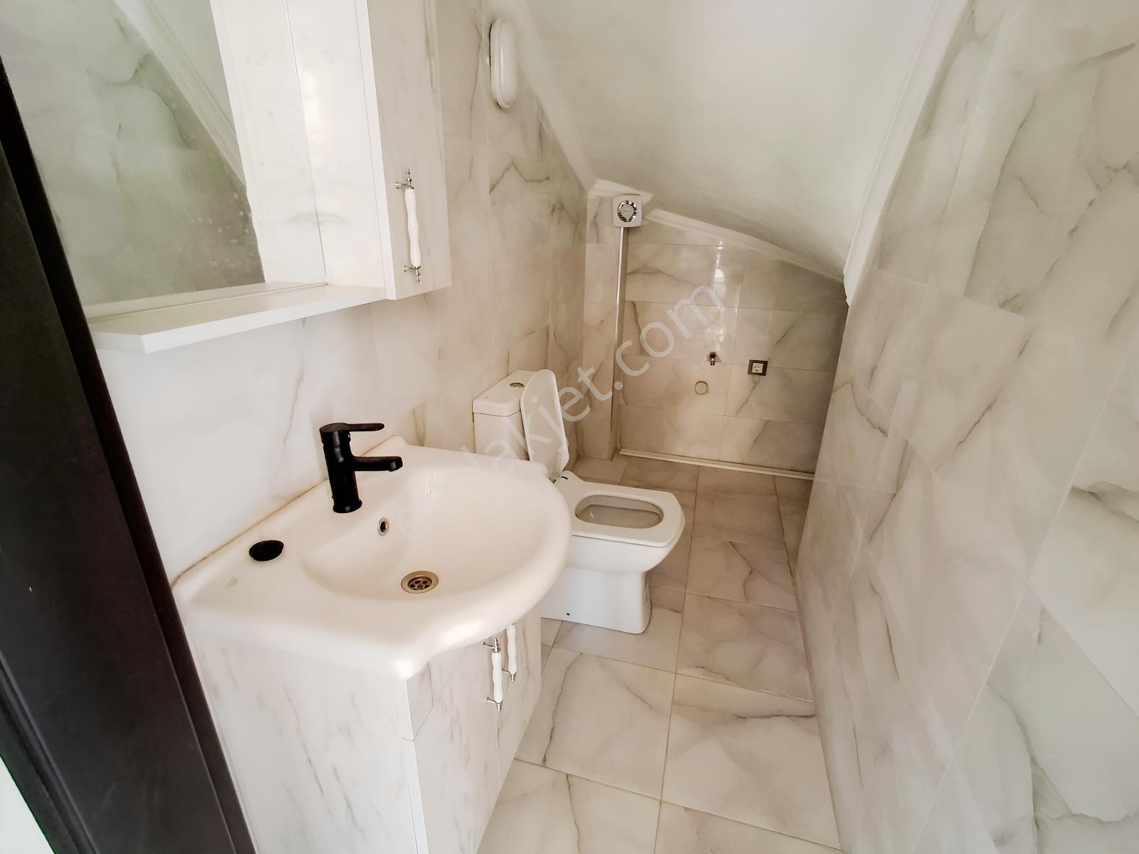 Bal Gayrimenkulden Gölcüklerde Geniş Bahçeli 3+1 Villa — fotoğraf 27
