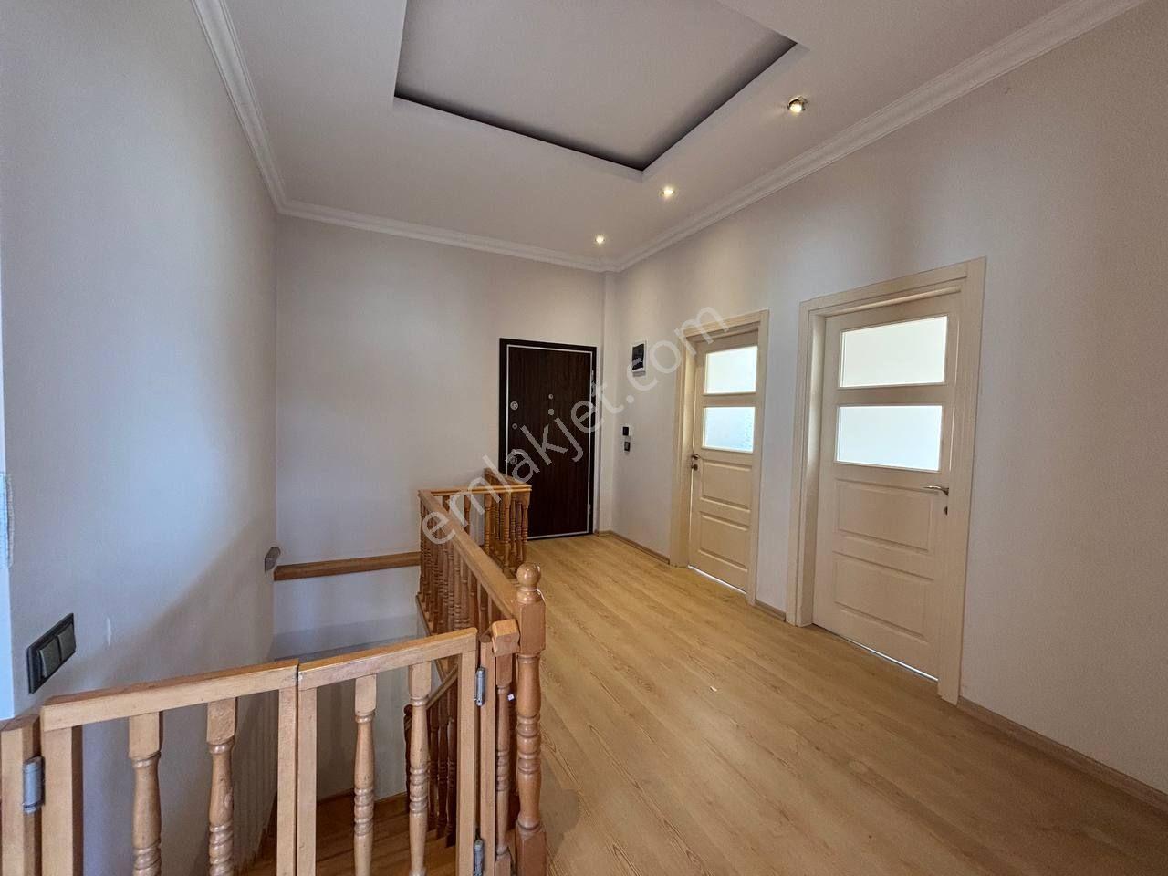 Fığla'da Full Manzaralı 5+1 280 M2 Dubleks 25 M2 Özel Depolu — fotoğraf 22
