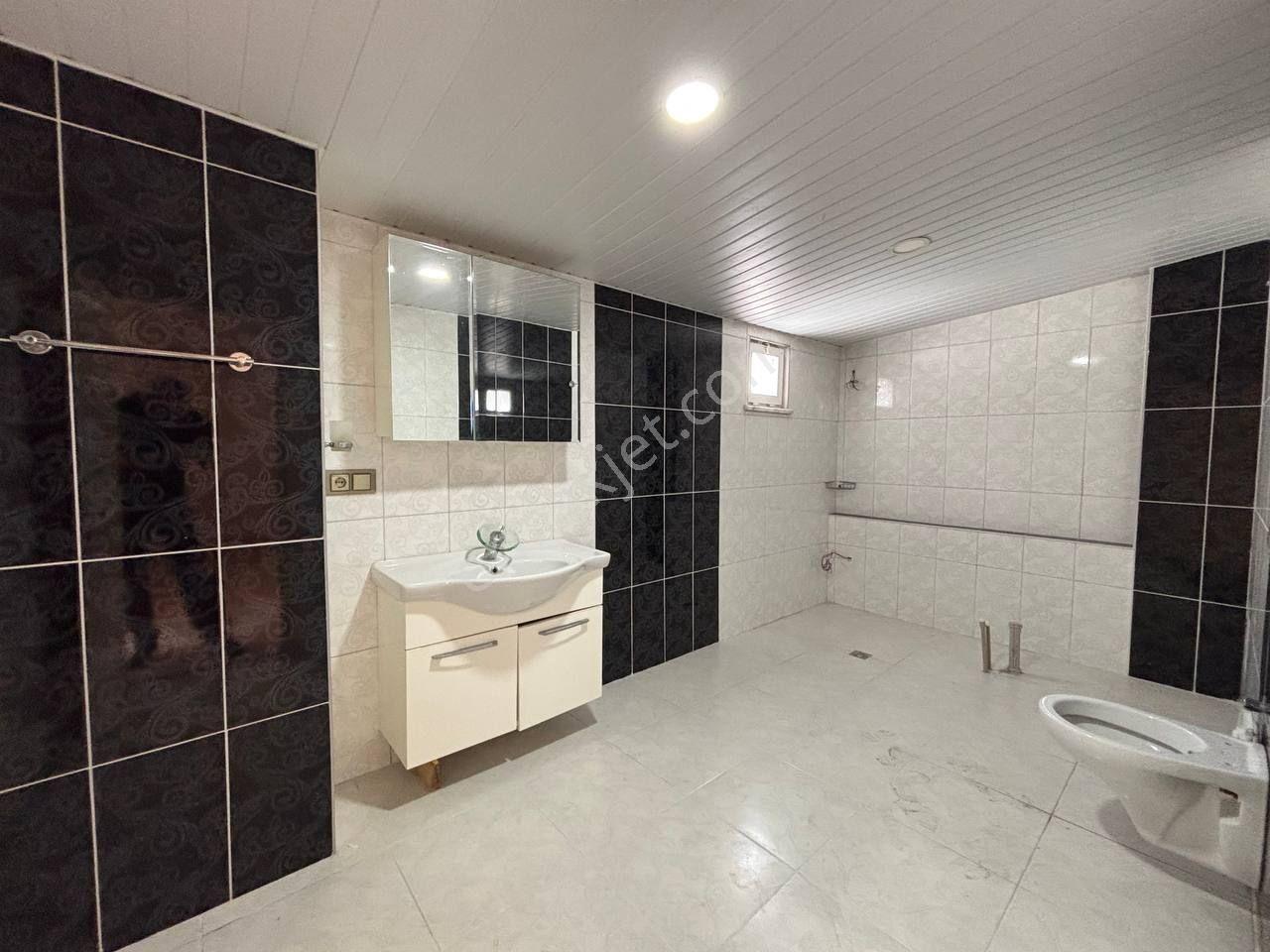 Fığla'da Full Manzaralı 5+1 280 M2 Dubleks 25 M2 Özel Depolu — fotoğraf 25
