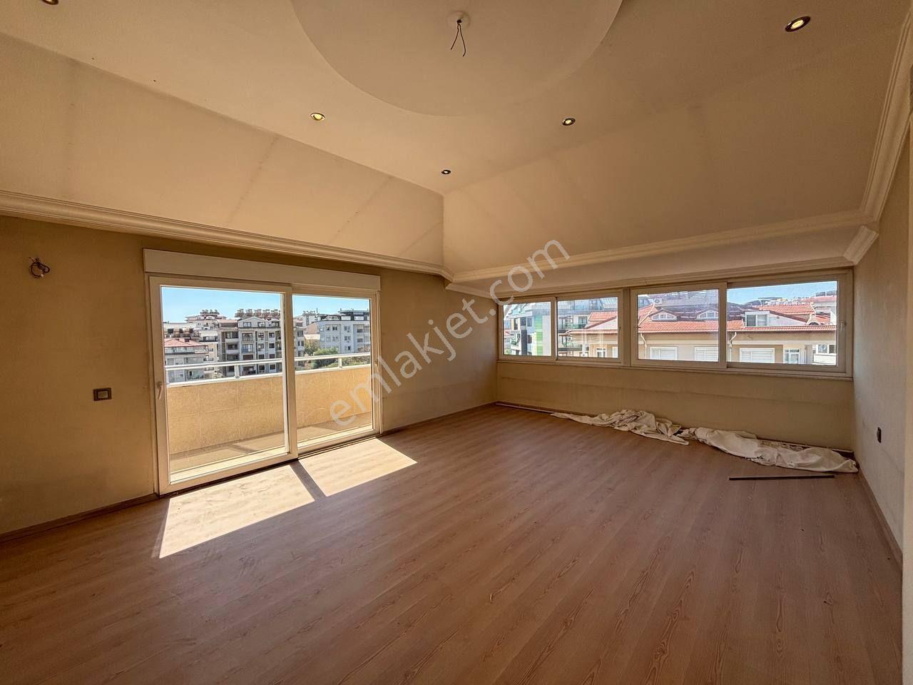 Fığla'da Full Manzaralı 5+1 280 M2 Dubleks 25 M2 Özel Depolu — fotoğraf 28