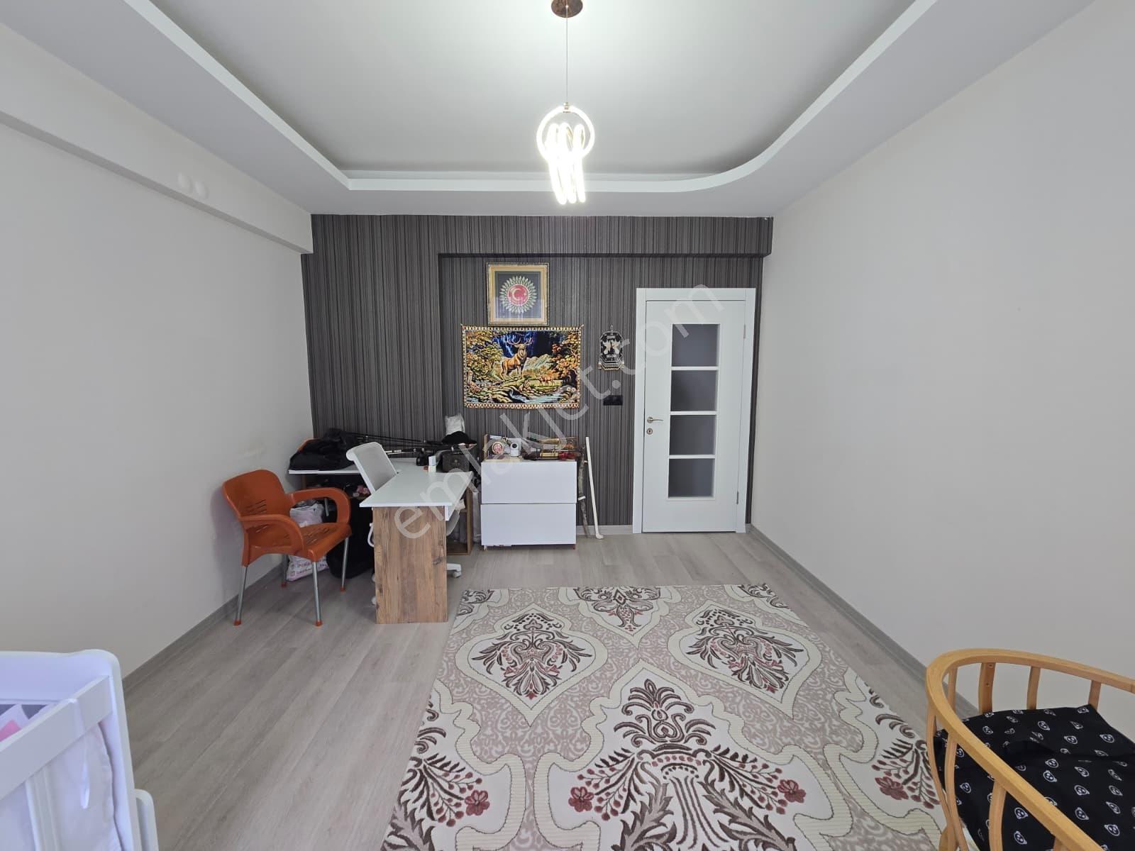 İldem Yeşilyurt' Da Satılık 3+1 Daire — fotoğraf 6