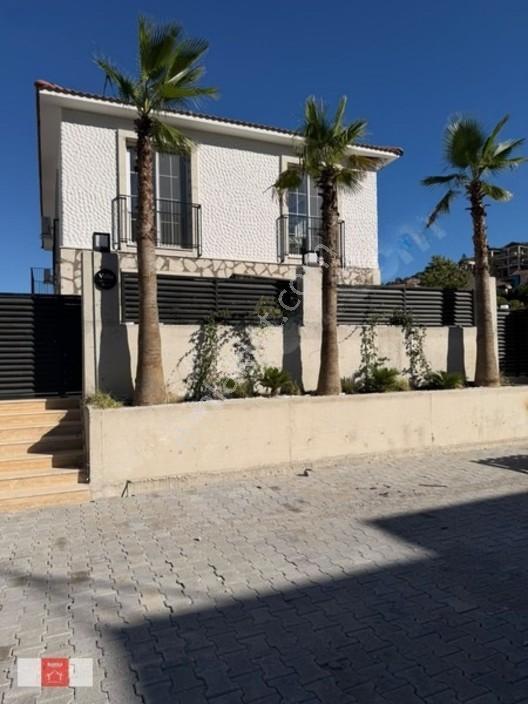 Urla Çeşmealtı Satılık 2 Adet 2+1 Ultra Lüx Daire & Villa — fotoğraf 3