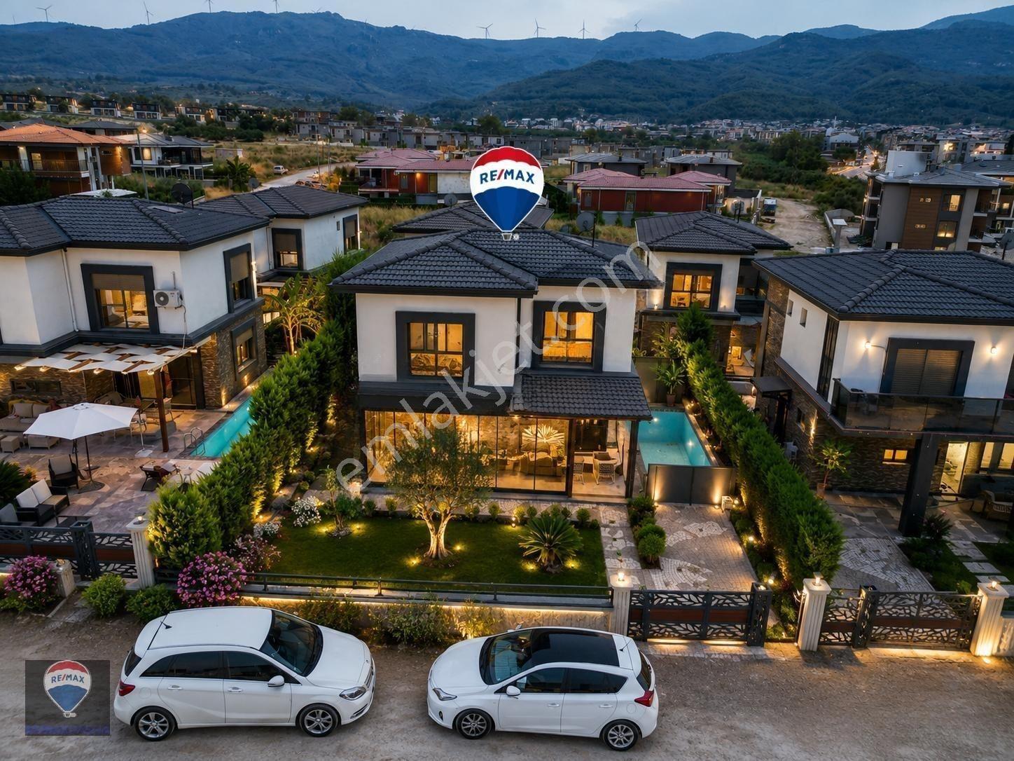Kuşadası Davutlar’da 3+1 Eşyalı Özel Havuzlu Satılık Modern Villa — fotoğraf 2