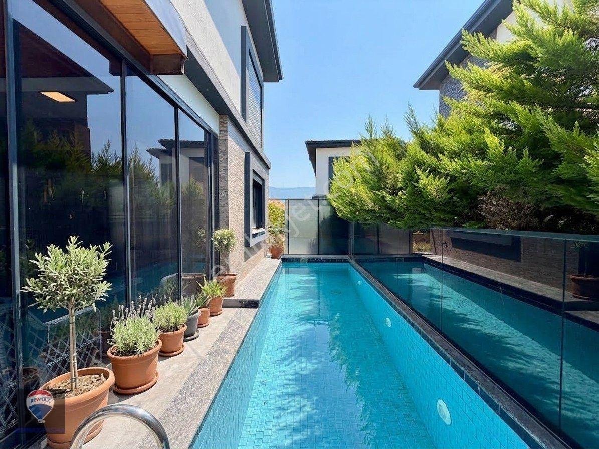 Kuşadası Davutlar’da 3+1 Eşyalı Özel Havuzlu Satılık Modern Villa — fotoğraf 6