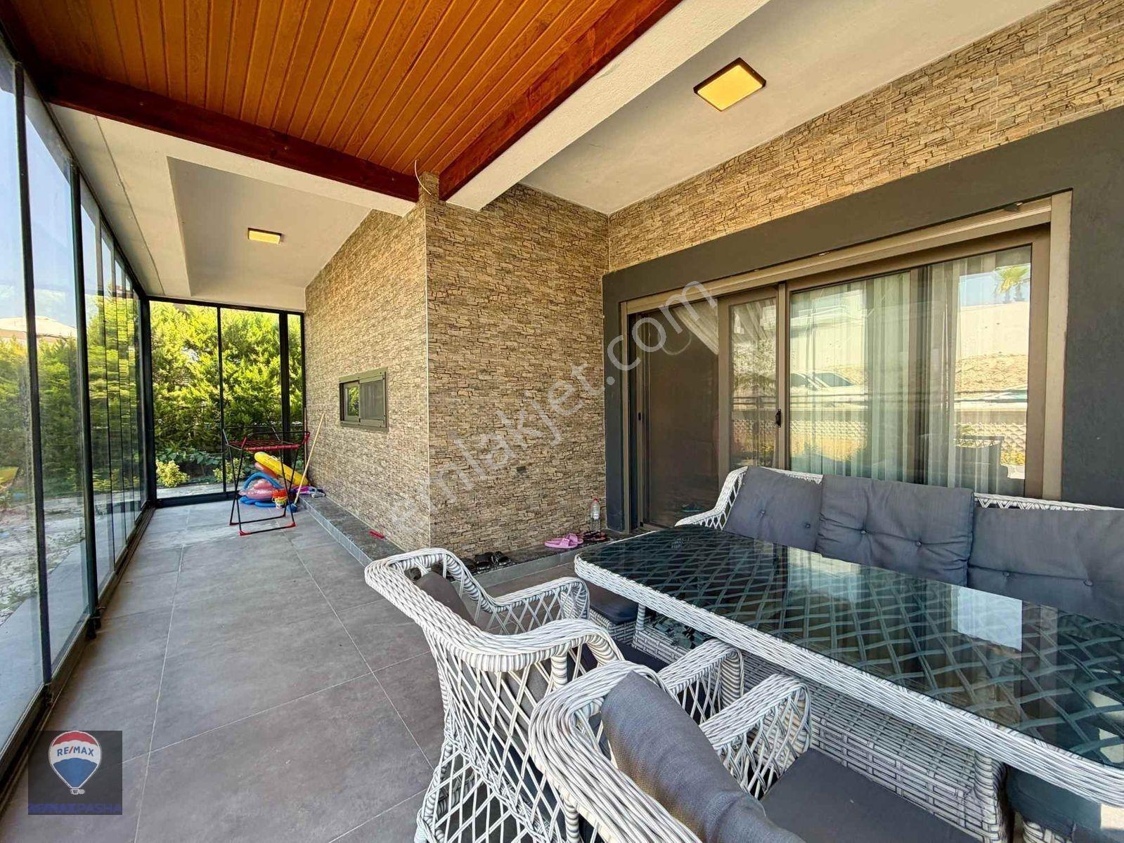 Kuşadası Davutlar’da 3+1 Eşyalı Özel Havuzlu Satılık Modern Villa — fotoğraf 7