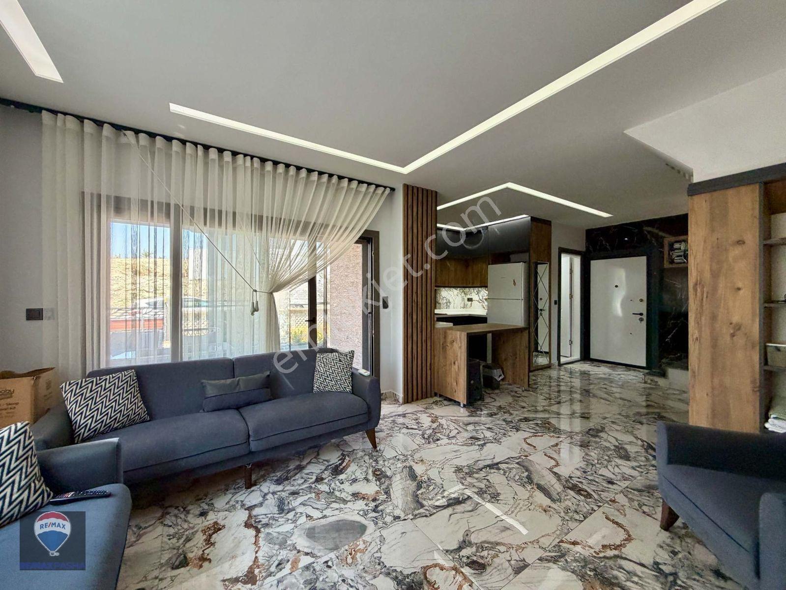 Kuşadası Davutlar’da 3+1 Eşyalı Özel Havuzlu Satılık Modern Villa — fotoğraf 12