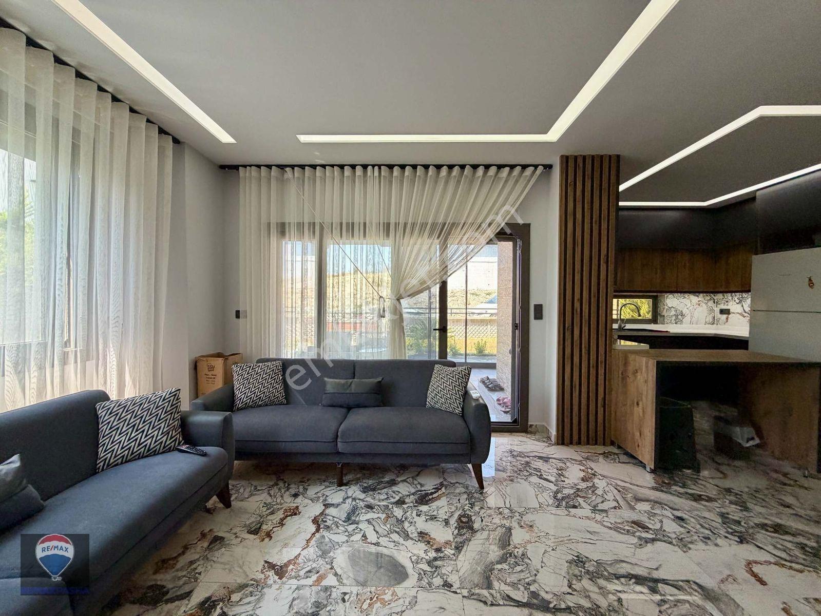 Kuşadası Davutlar’da 3+1 Eşyalı Özel Havuzlu Satılık Modern Villa — fotoğraf 13