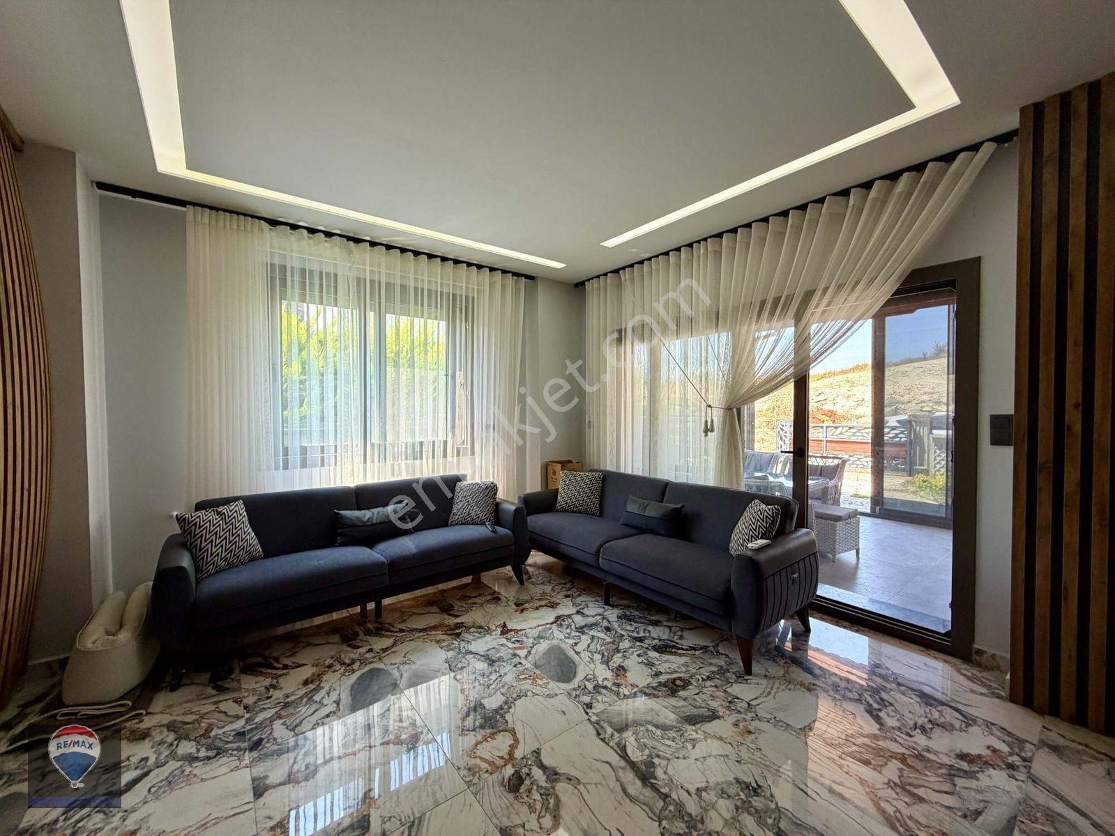 Kuşadası Davutlar’da 3+1 Eşyalı Özel Havuzlu Satılık Modern Villa — fotoğraf 14