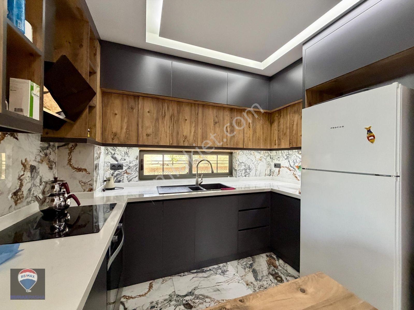 Kuşadası Davutlar’da 3+1 Eşyalı Özel Havuzlu Satılık Modern Villa — fotoğraf 17