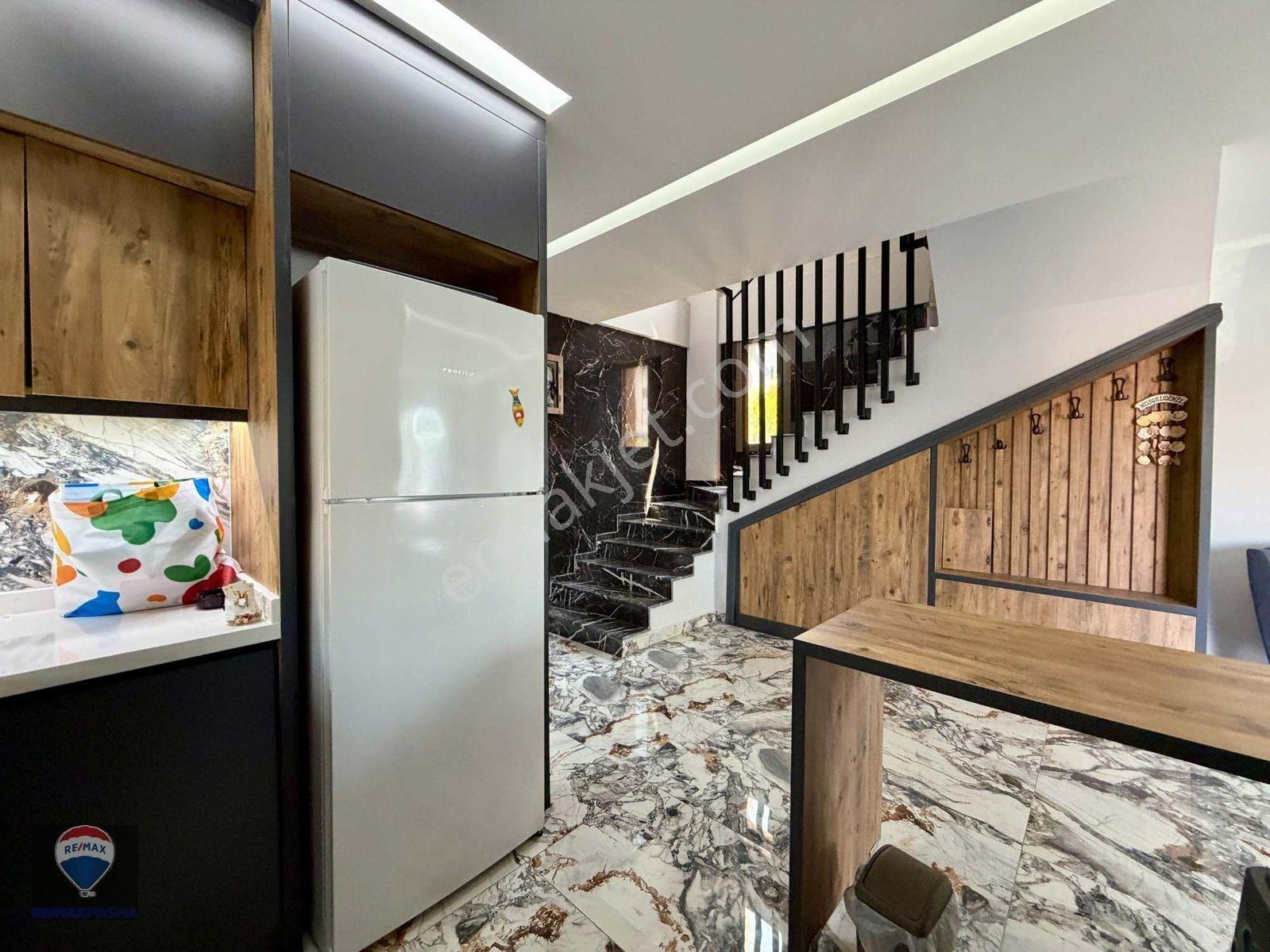 Kuşadası Davutlar’da 3+1 Eşyalı Özel Havuzlu Satılık Modern Villa — fotoğraf 22