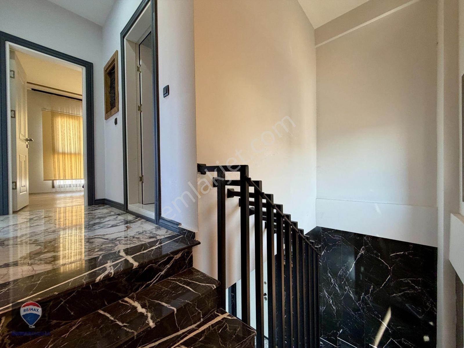 Kuşadası Davutlar’da 3+1 Eşyalı Özel Havuzlu Satılık Modern Villa — fotoğraf 25