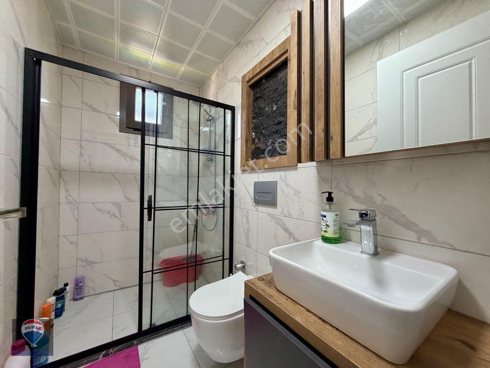 Kuşadası Davutlar’da 3+1 Eşyalı Özel Havuzlu Satılık Modern Villa — fotoğraf 31