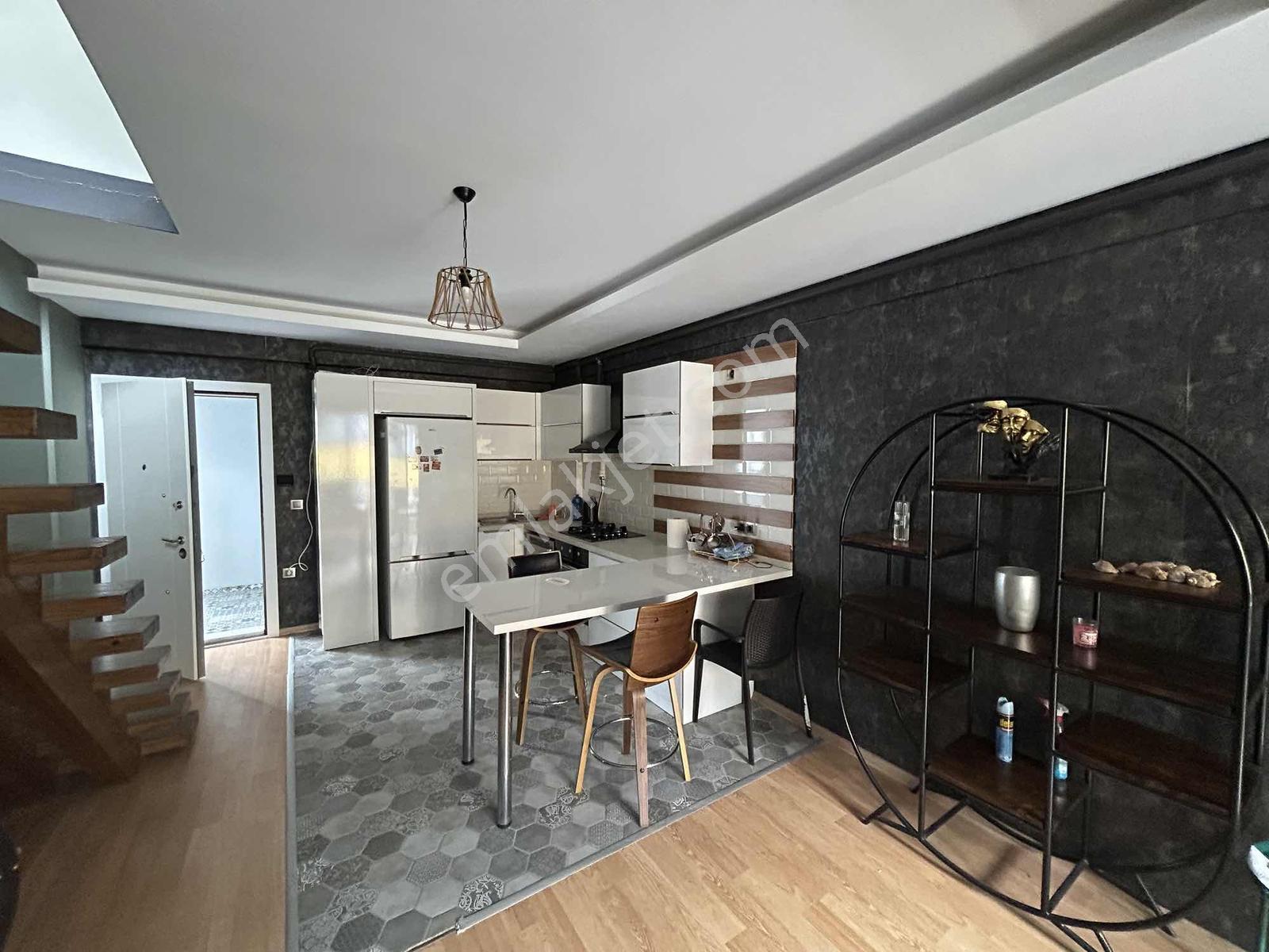 Elmakent'te Loft+çift Balkonlu Eşyalı Deniz M. Satılık 1+1 — fotoğraf 18