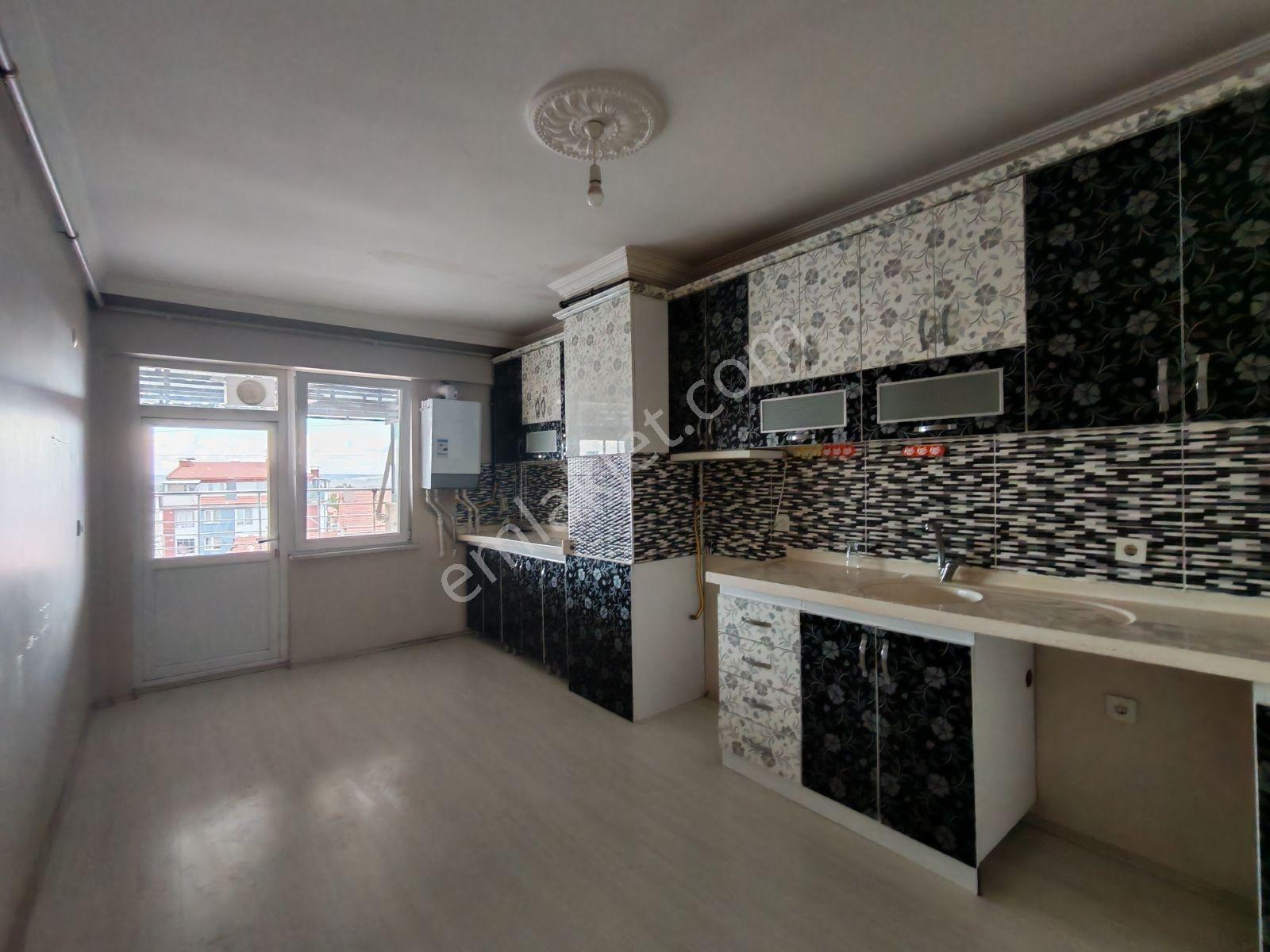 Rota Gayrimenkul'Den Yunus Emrede Bakımlı Geniş 3+1