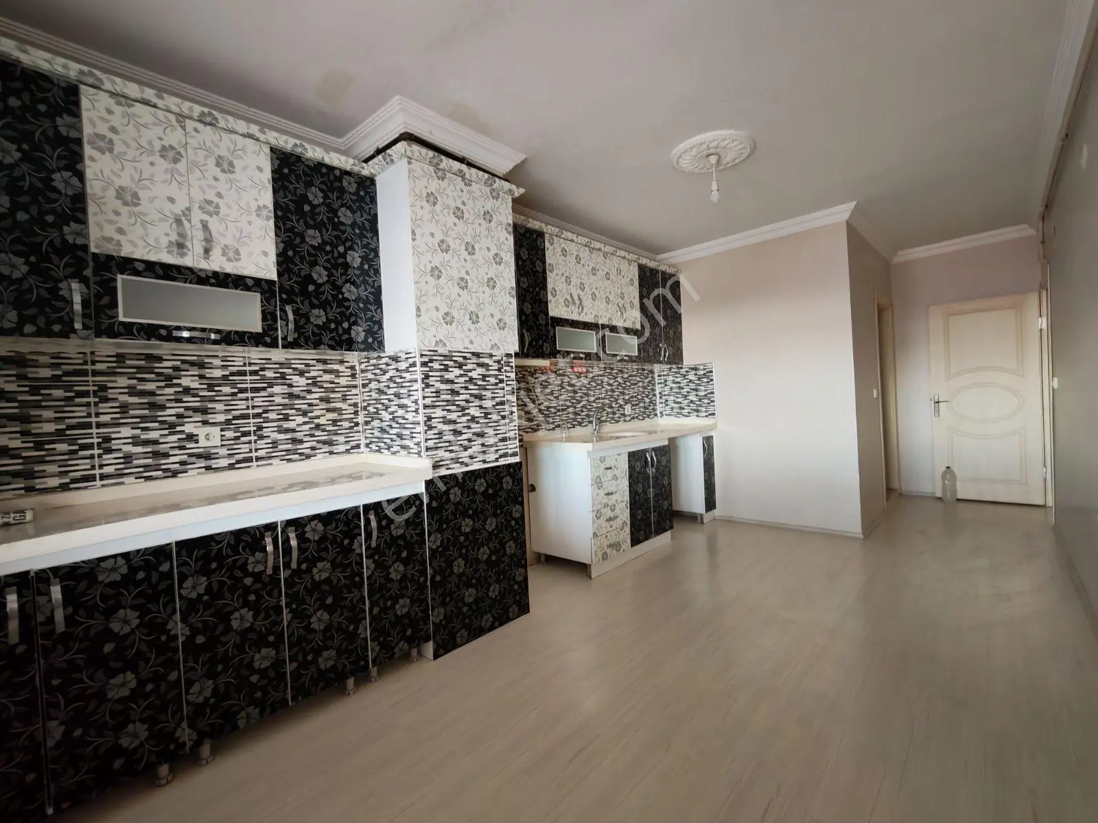 Rota Gayrimenkul'den Yunus Emrede Bakımlı Geniş 3+1 — fotoğraf 3