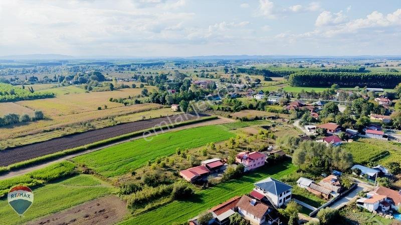 Akyazı Uzunçınar Mahallesinde Satılık Projesi Hazır Arsalar.