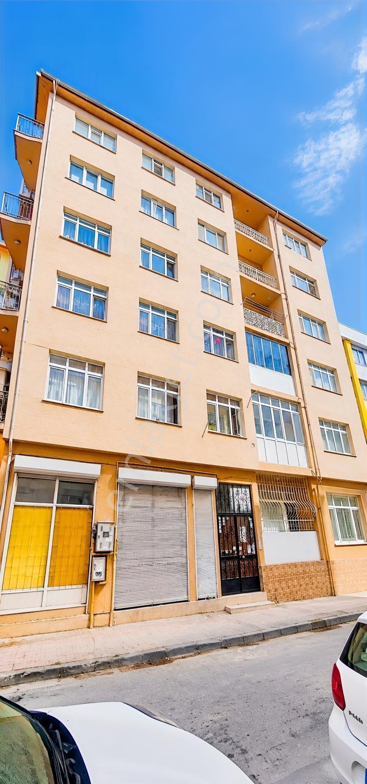 Rw/detay'dan Kırmızıtoprak Ötnü Sok.ta / Satılık 2+1 Daire — fotoğraf 2