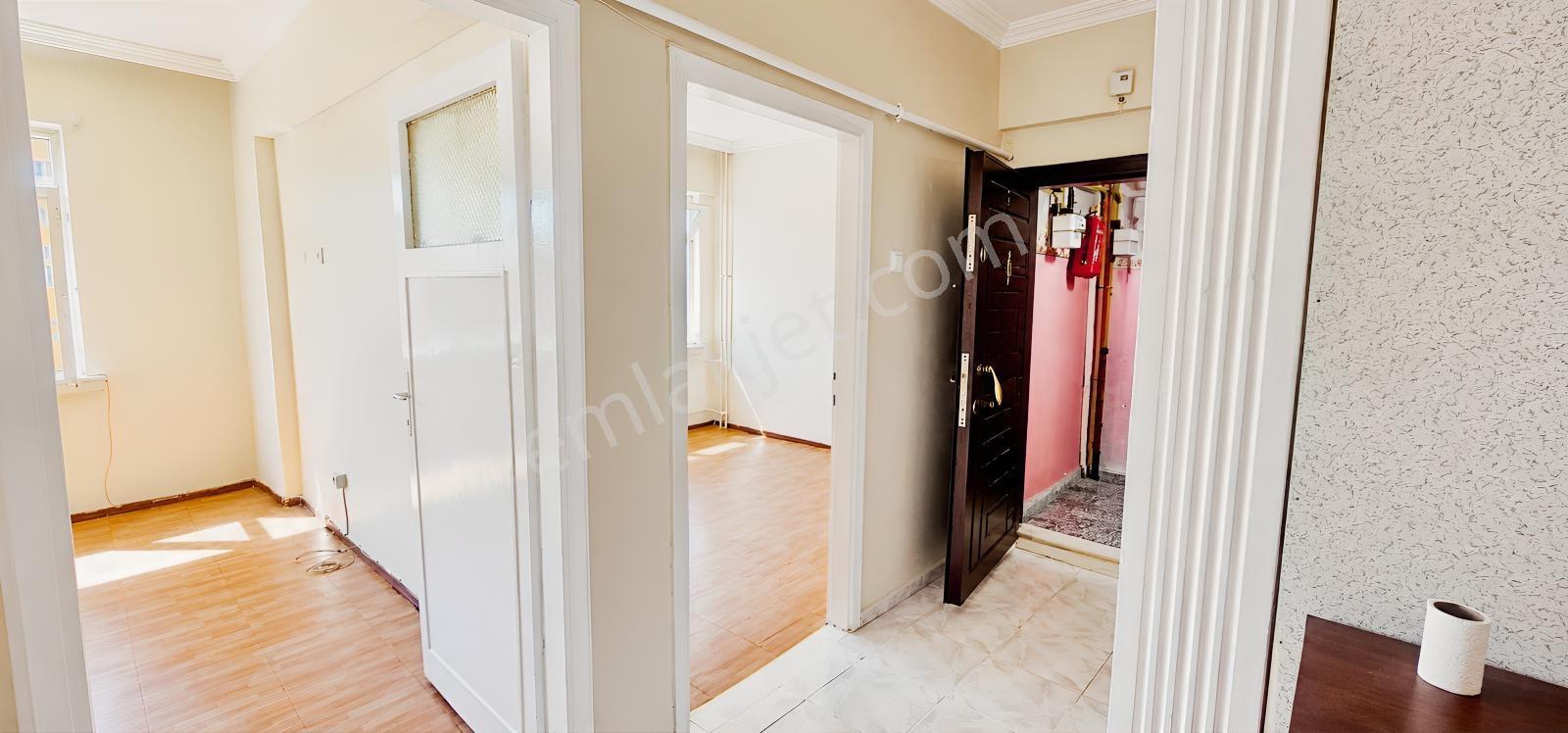 Rw/detay'dan Kırmızıtoprak Ötnü Sok.ta / Satılık 2+1 Daire — fotoğraf 4