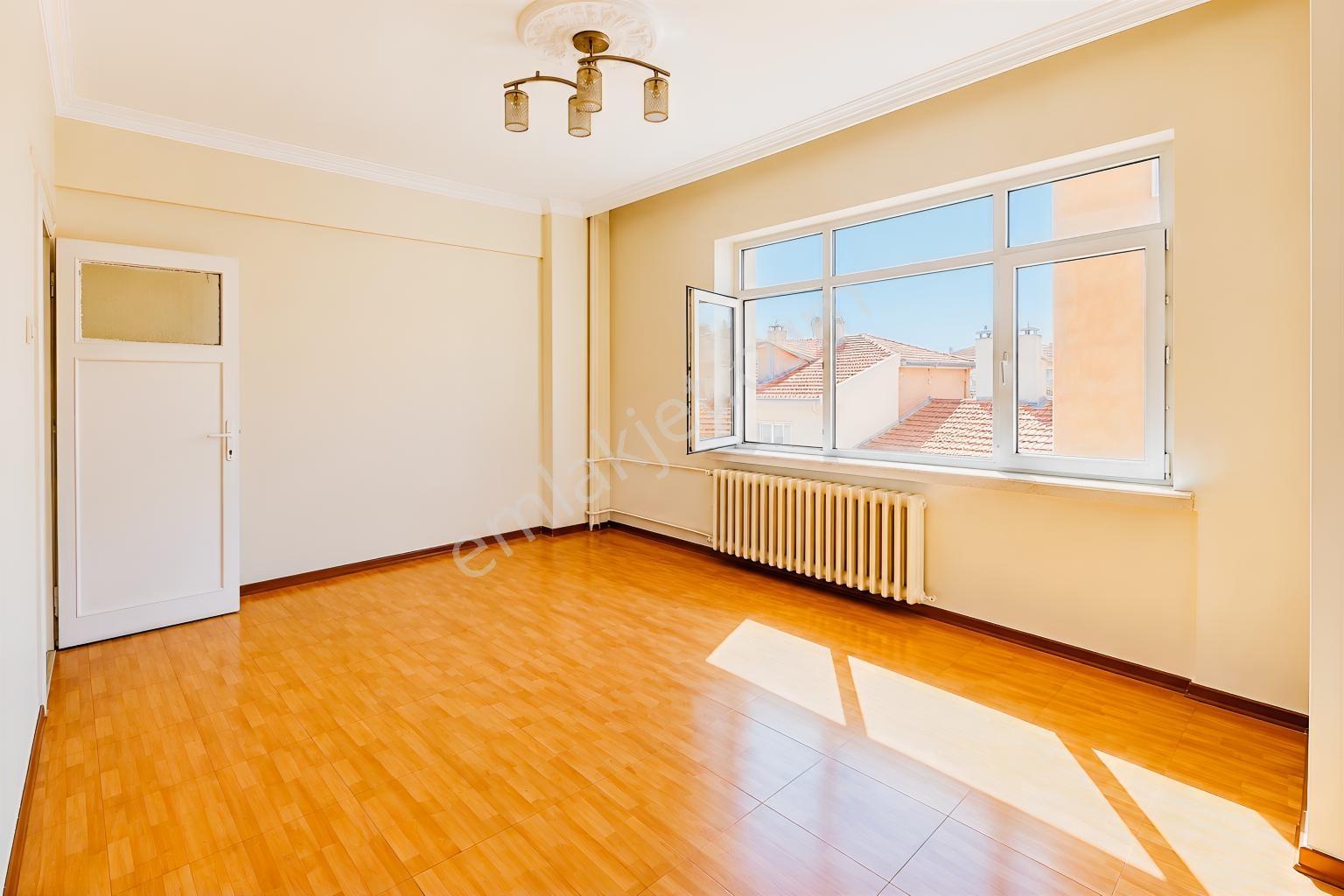 Rw/detay'dan Kırmızıtoprak Ötnü Sok.ta / Satılık 2+1 Daire — fotoğraf 12