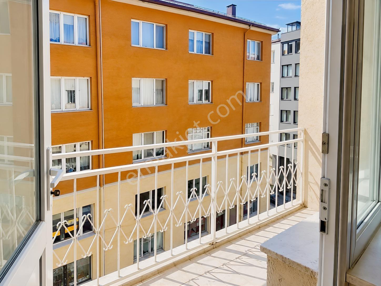 Rw/detay'dan Kırmızıtoprak Ötnü Sok.ta / Satılık 2+1 Daire — fotoğraf 22