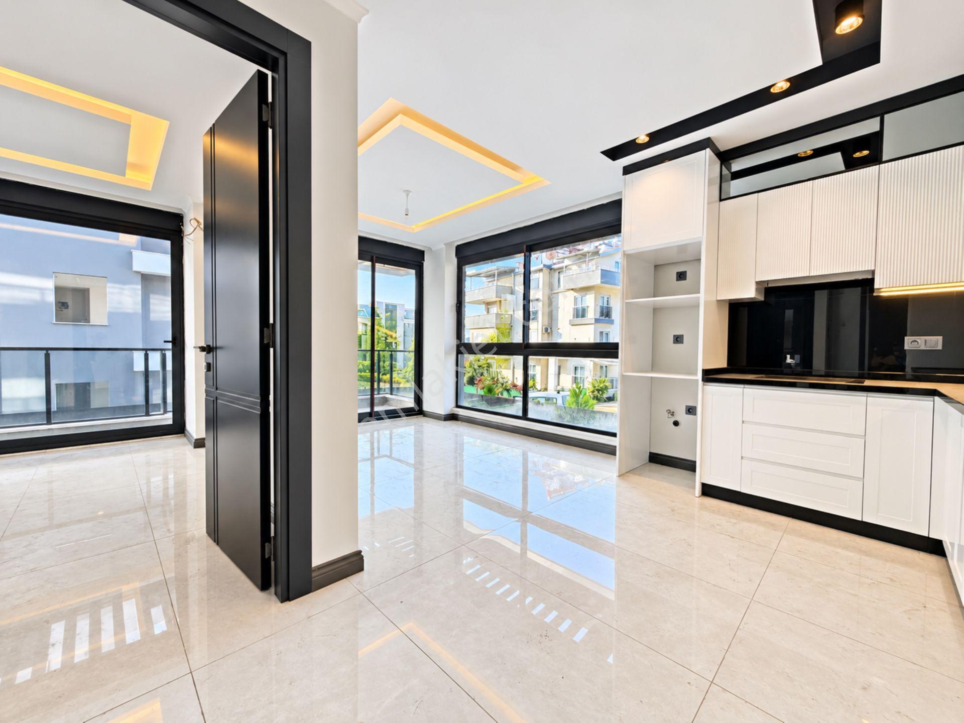 Alanya Hasbahçe'de Havuz Manzaralı 1+1 Daire — fotoğraf 4