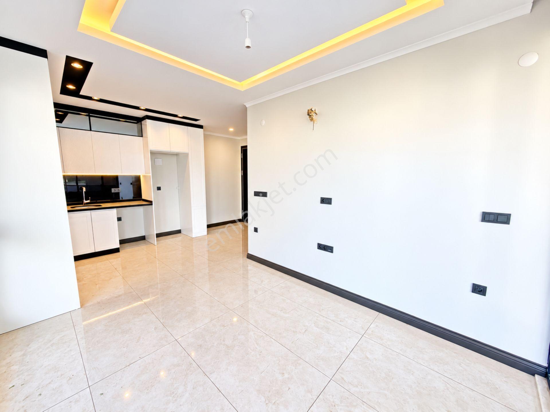 Alanya Hasbahçe'de Havuz Manzaralı 1+1 Daire — fotoğraf 7