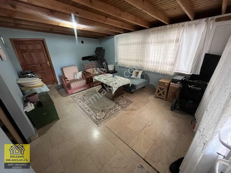 Başiskele'de 409m2 Arsa İçerisinde Satılık Müstakil 3 Katlı Bina — fotoğraf 7