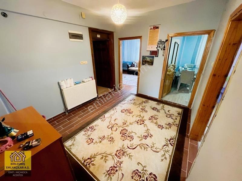 Başiskele'de 409m2 Arsa İçerisinde Satılık Müstakil 3 Katlı Bina — fotoğraf 8