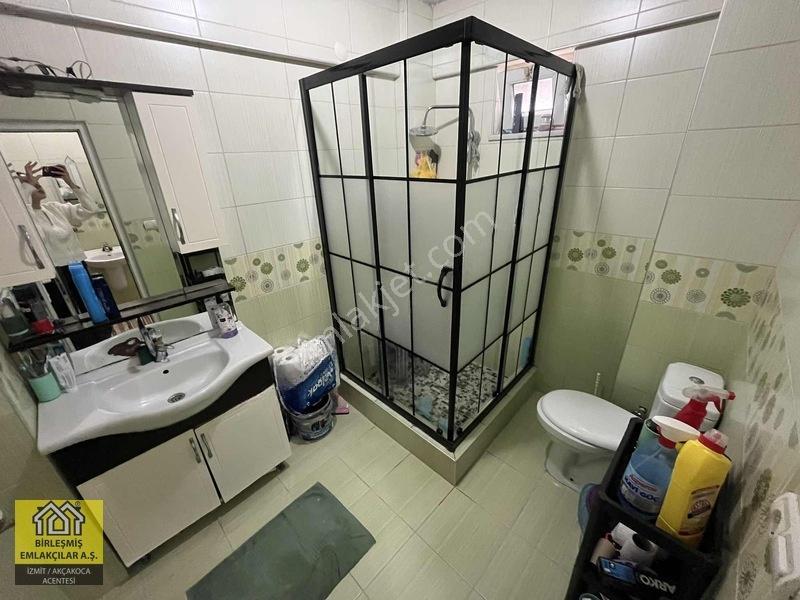 Başiskele'de 409m2 Arsa İçerisinde Satılık Müstakil 3 Katlı Bina — fotoğraf 24