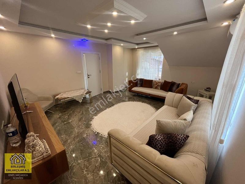 Başiskele'de 409m2 Arsa İçerisinde Satılık Müstakil 3 Katlı Bina — fotoğraf 30