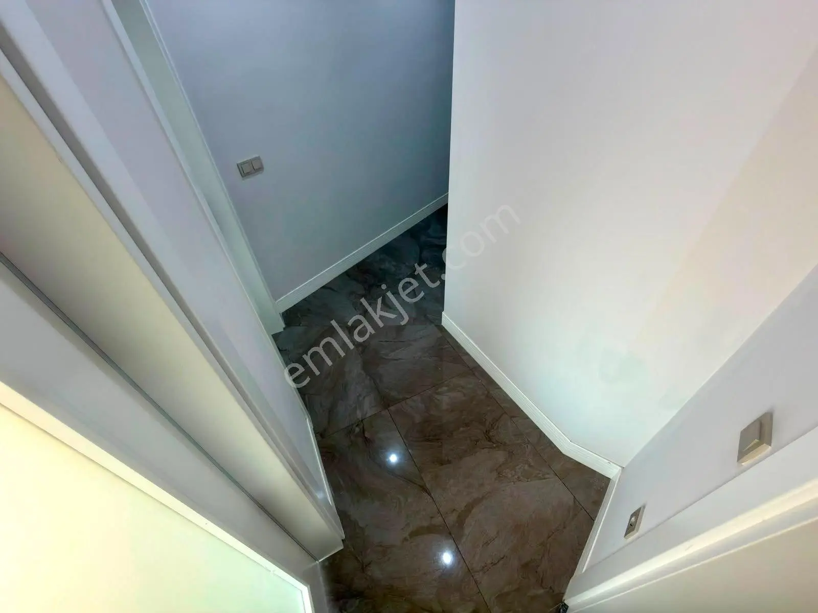 Referans'tan Akçay'da Çift Cephe Asansörlü Ebeveyn Banyolu 2+1 Daire — fotoğraf 27