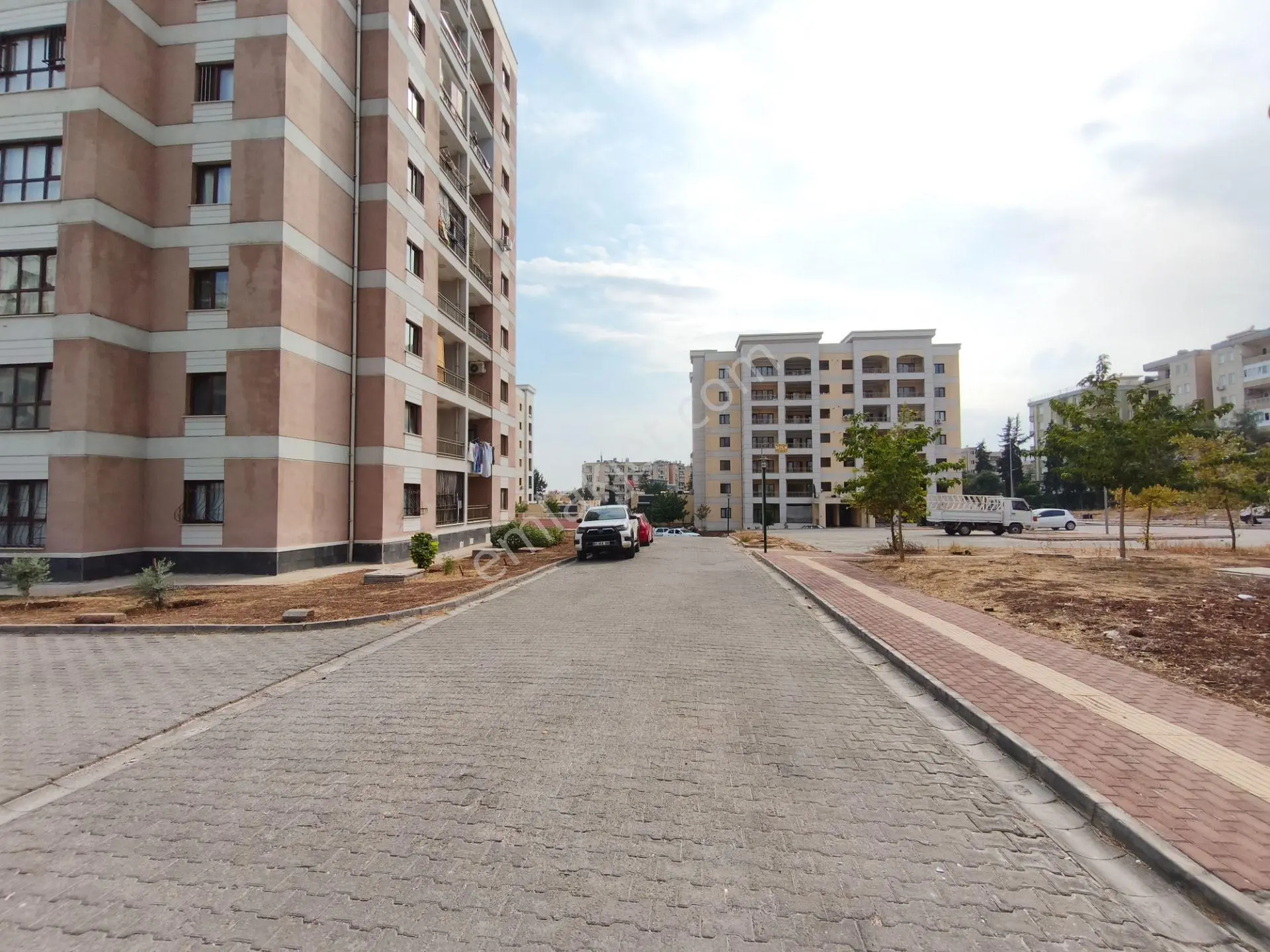 Kuruluş Gayrimenkulden Haliliye Yenişehir Tokılerde Satılık 3+1 — fotoğraf 4