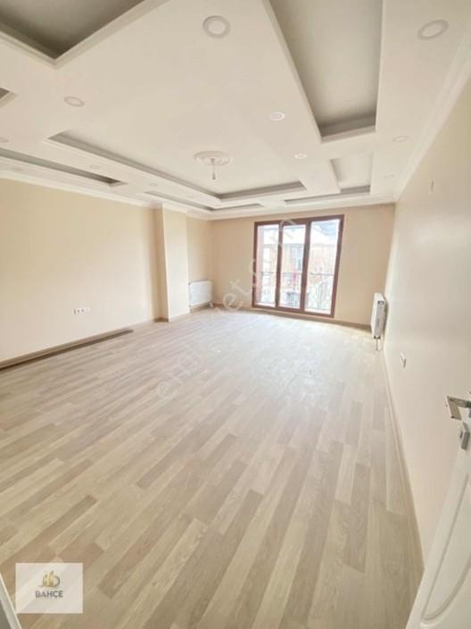 Cumhuriyet Mahallesinde Sıfır Arakat Satılık 3+1 Daire
