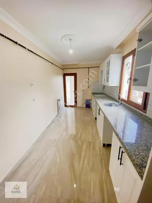 Cumhuriyet Mahallesinde Sıfır Arakat Satılık 3+1 Daire — fotoğraf 3