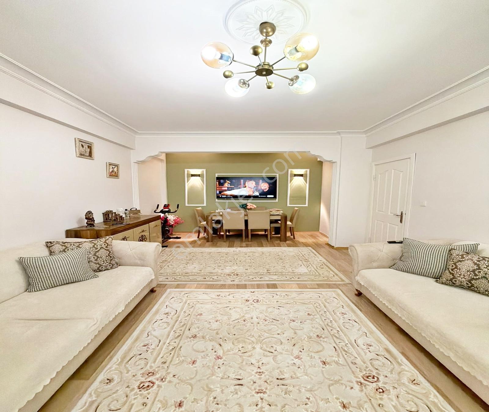 Esenyurt Merkez Mahallesinde 2+1 Bahçe Katı Bahçeli Daire — fotoğraf 2
