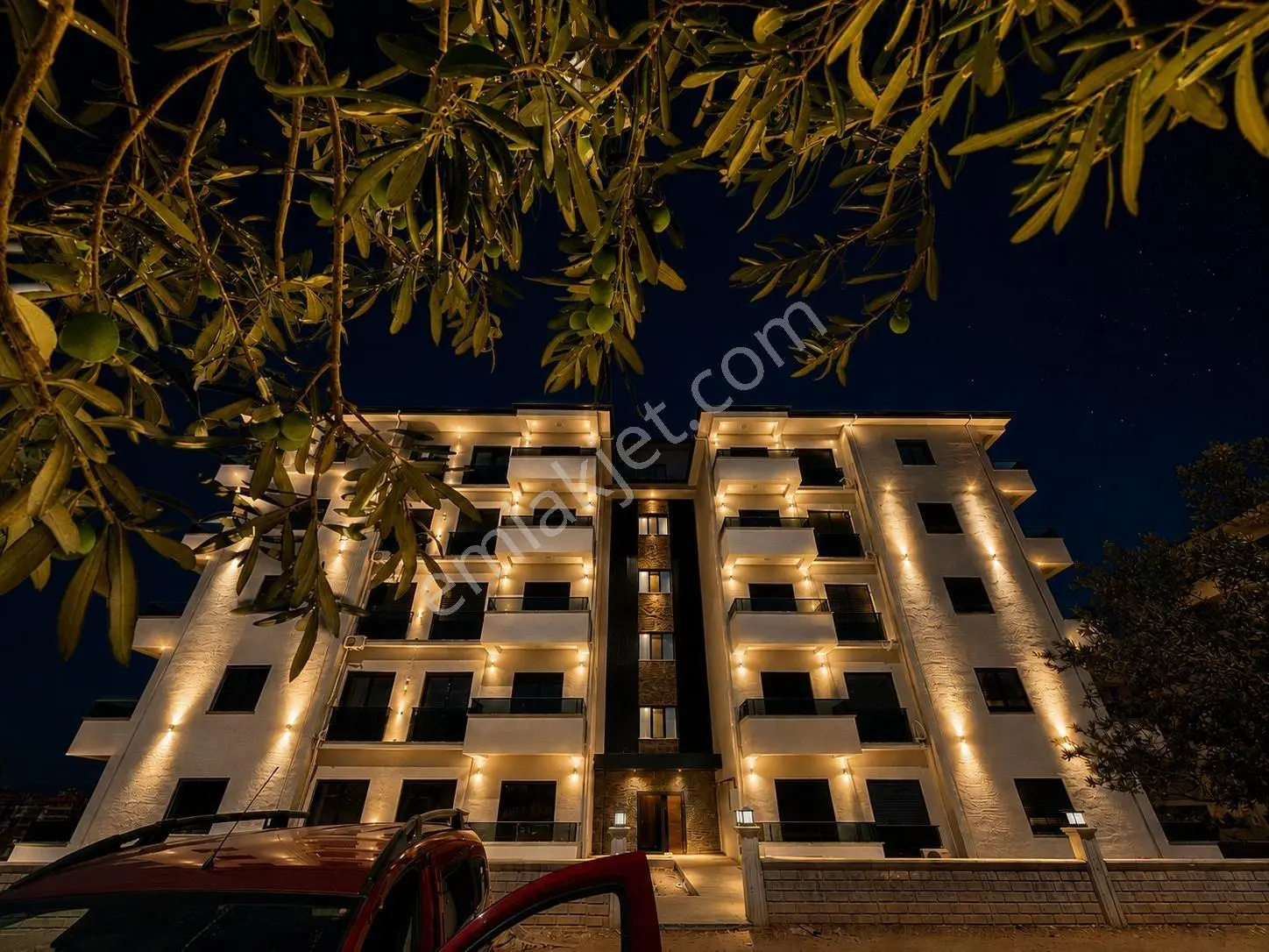 ꧁ay Emlaktan꧂burhaniye Bademalanında Arakat Ön Cephe Ebeveyn Banyolu Satılık 2+1 Ultra Lüks Daire — fotoğraf 2