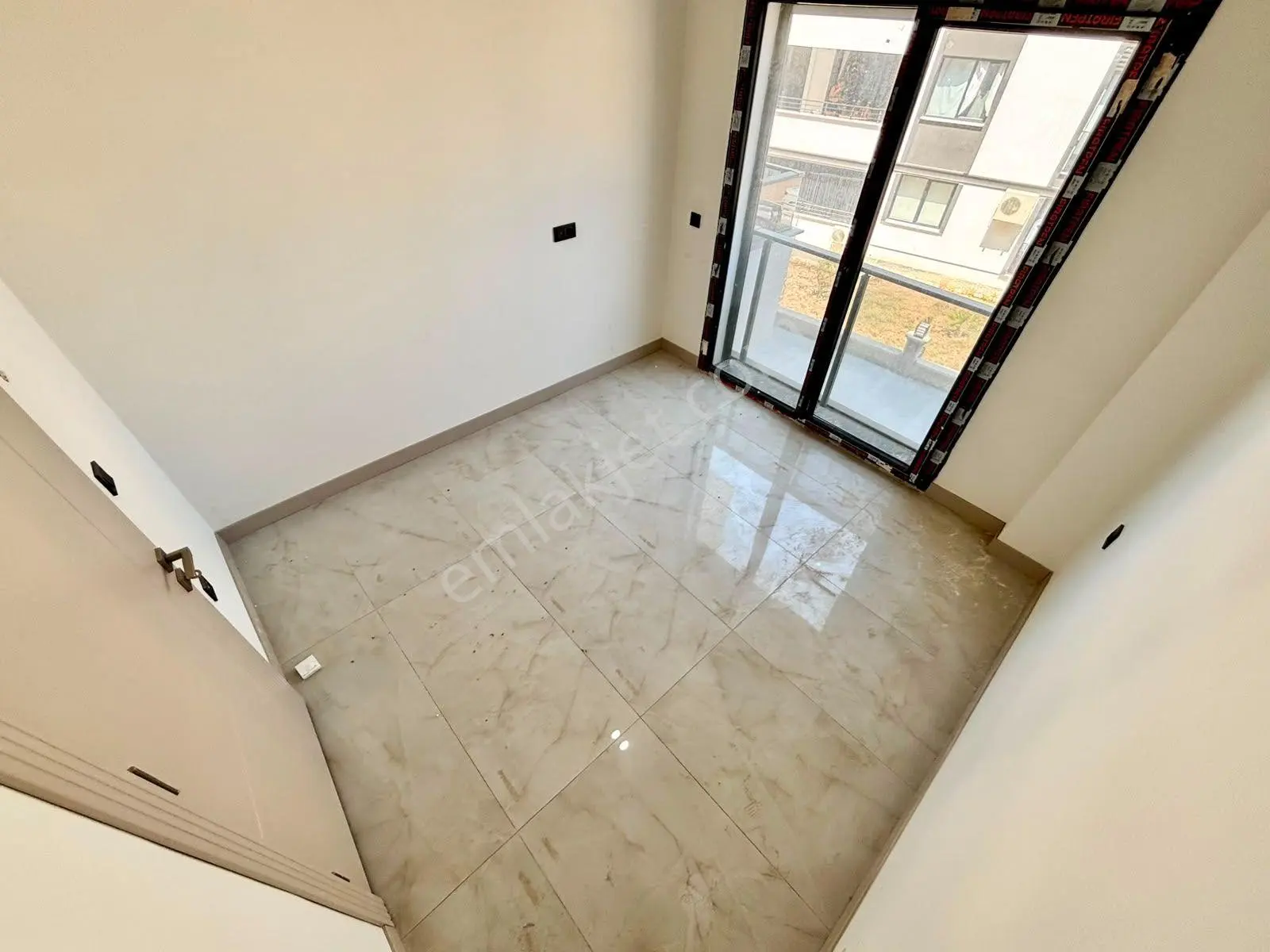 ꧁ay Emlaktan꧂burhaniye Bademalanında Arakat Ön Cephe Ebeveyn Banyolu Satılık 2+1 Ultra Lüks Daire — fotoğraf 26