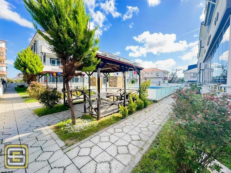 Kocaalide Denize Çok Yakın Havuzlu Sitede Havuz Cephe Yazlık — fotoğraf 3