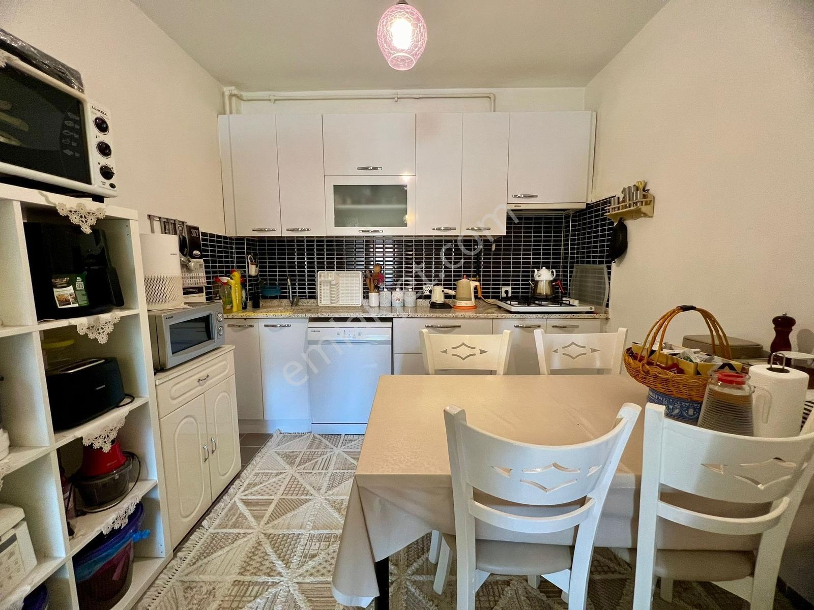 Bostanlı Merkez De 2 +1 Satılık Daire — fotoğraf 9
