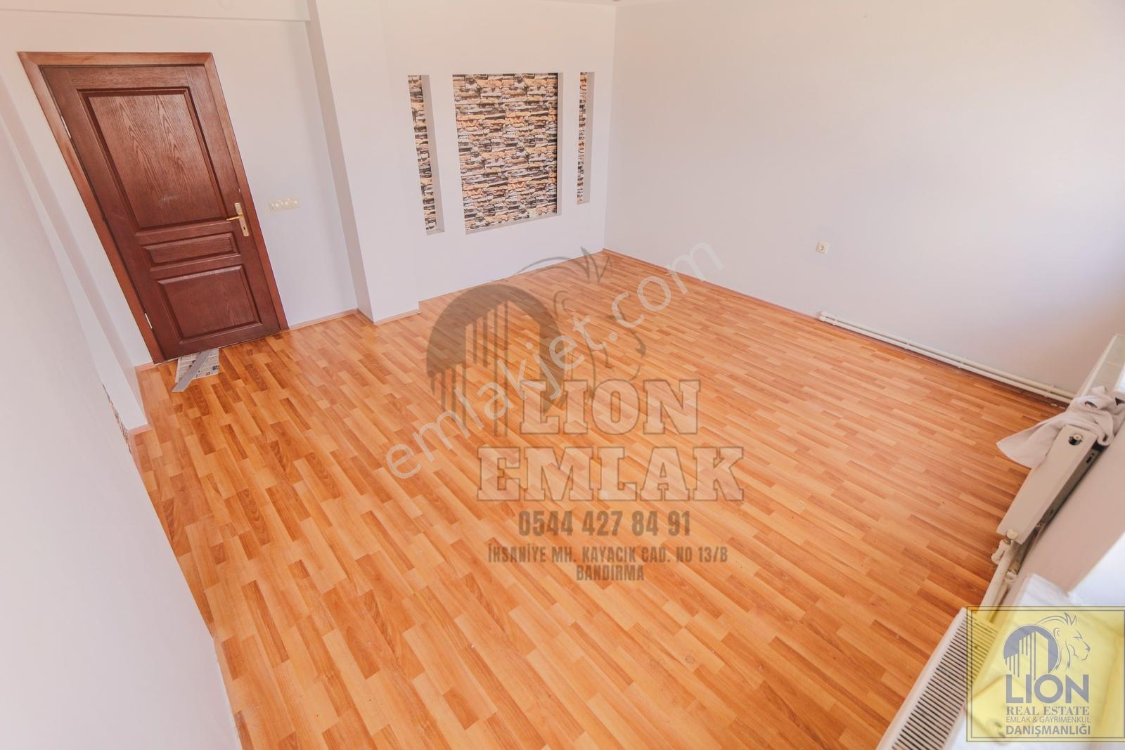 Lıon'dan Hacı Yusuf'ta Deniz Manzaralı Satılık 4+1 Daire — fotoğraf 4
