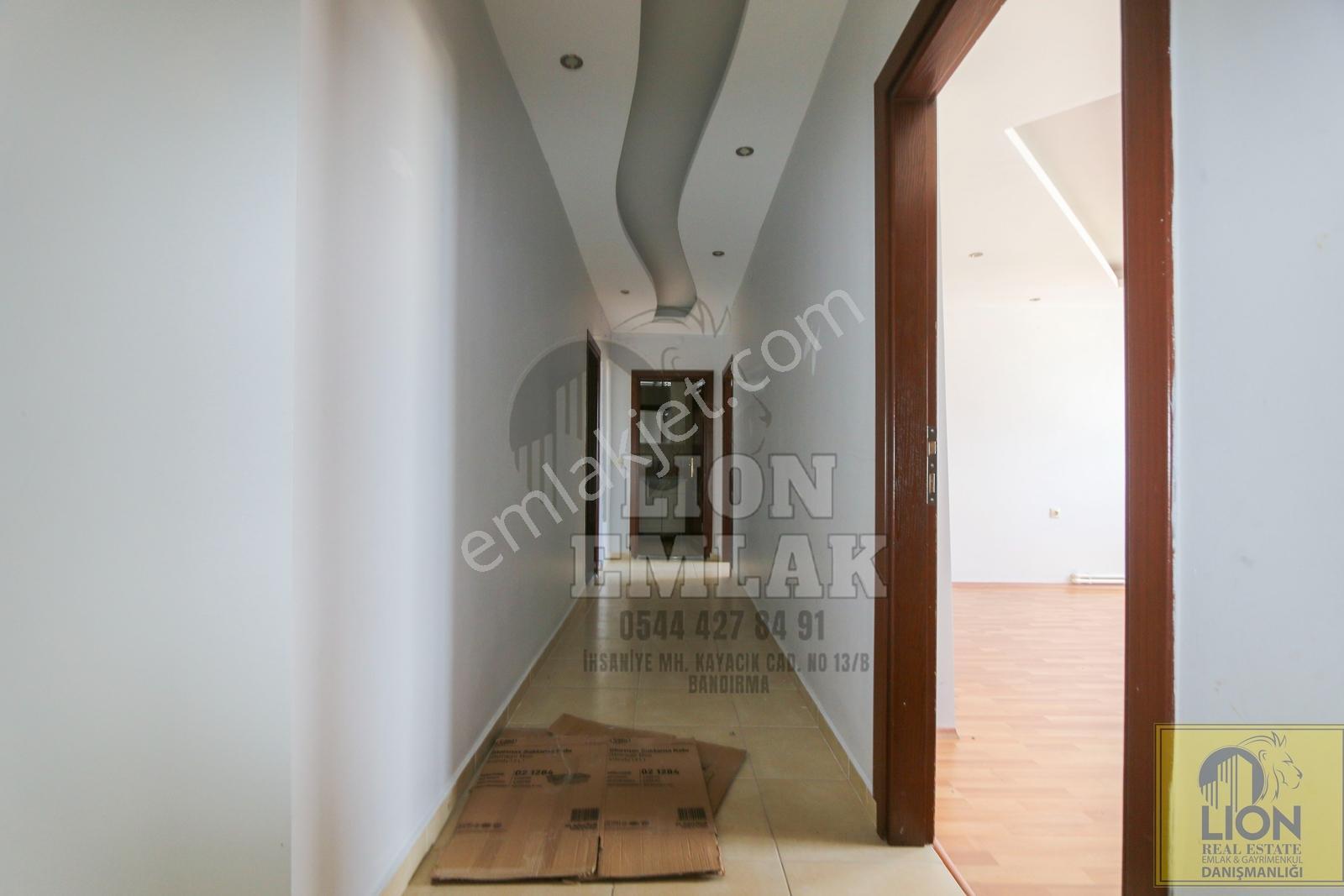 Lıon'dan Hacı Yusuf'ta Deniz Manzaralı Satılık 4+1 Daire — fotoğraf 7