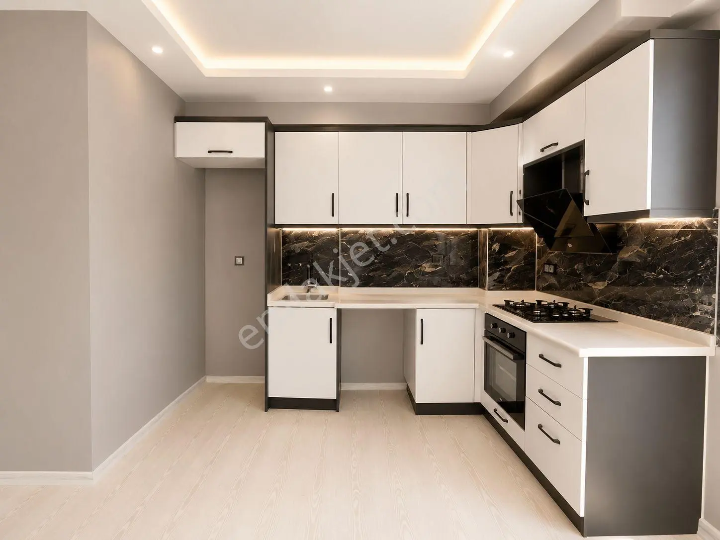 Yüksel'den Kadıköy'de Yerden Isıtma Kapalı Otoparklı 1+1 Daire — fotoğraf 4