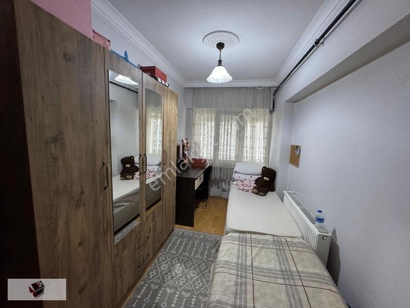 Umut Emlak'tan Şirinevler De Satılık 2+1 Daire — fotoğraf 24