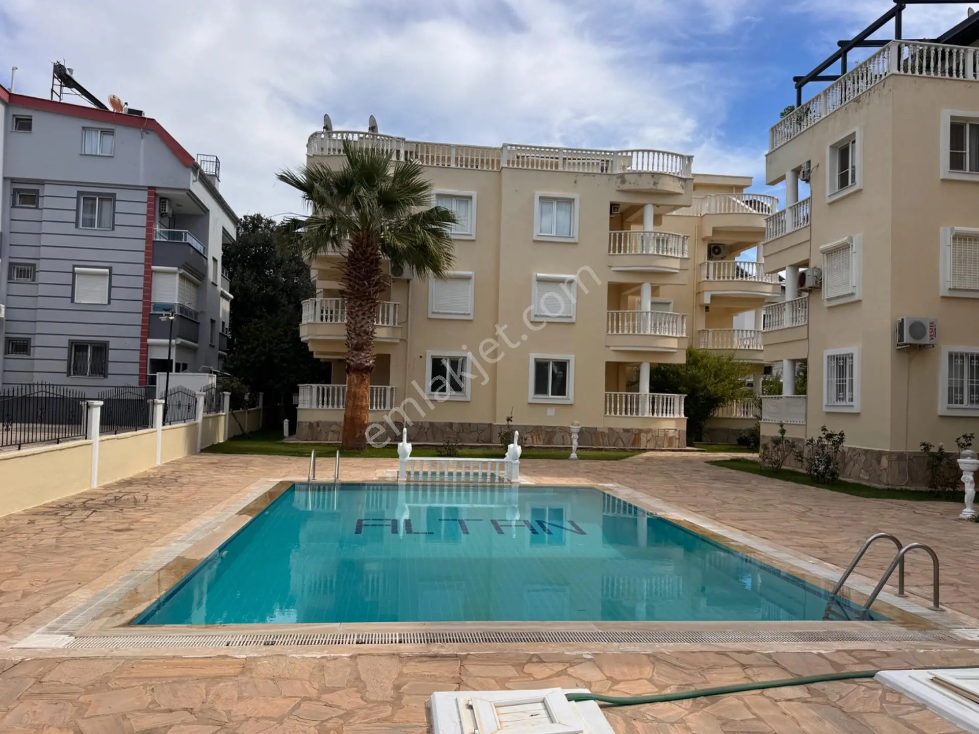 Didim Çamlıkta Denize Yakın Full Eşyalı Geniş Teraslı Satılık Dubleks Daire