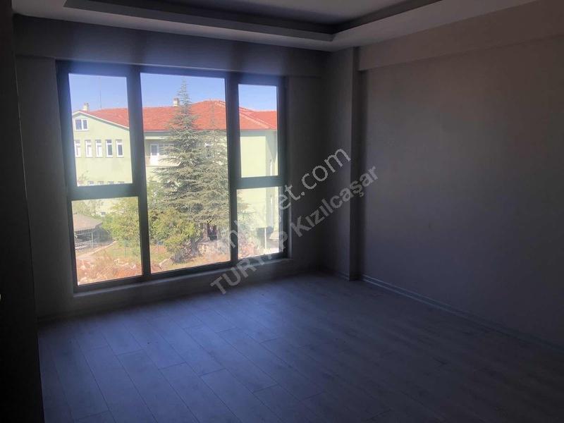 Güvenlikli Site, Şerefiyesi Yüksek, Bağımsız Mutfak Satılık 2+1 — fotoğraf 3