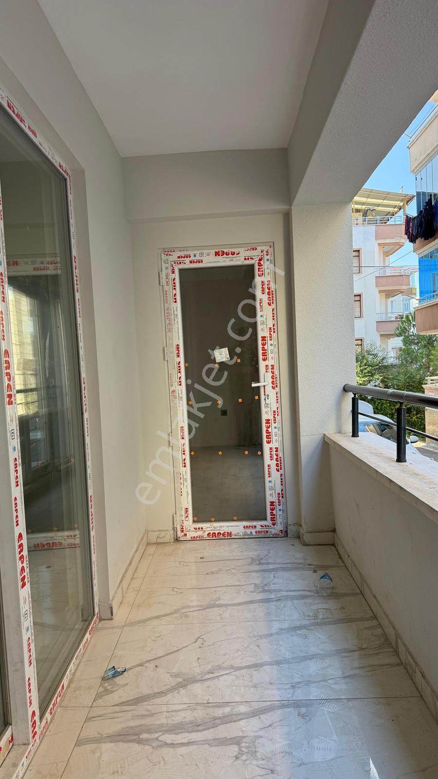 Bölgenin En Uygunu Mutfak Salon Ayrı 2+1 Sıfır Daire — fotoğraf 21
