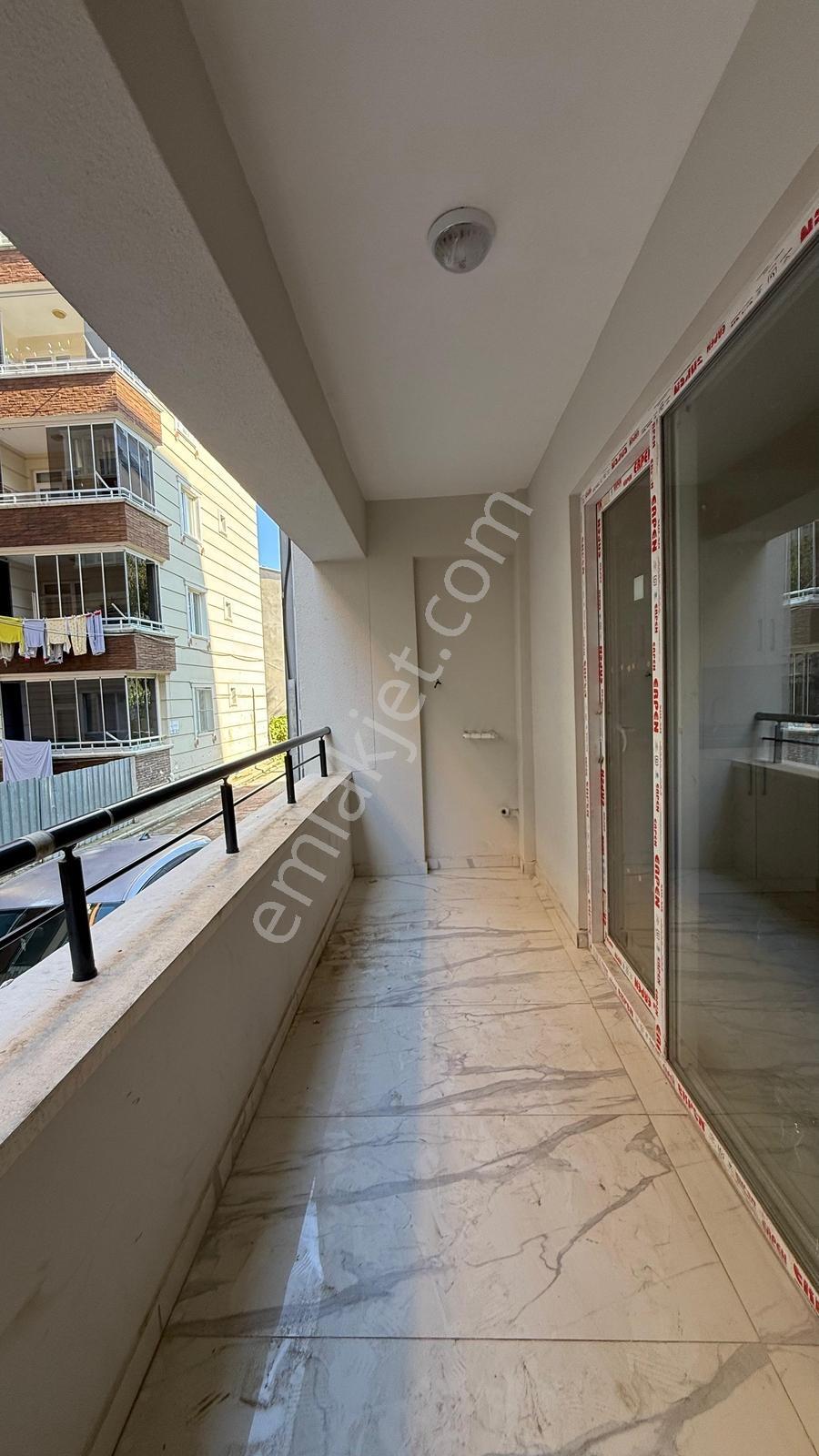 Bölgenin En Uygunu Mutfak Salon Ayrı 2+1 Sıfır Daire — fotoğraf 23